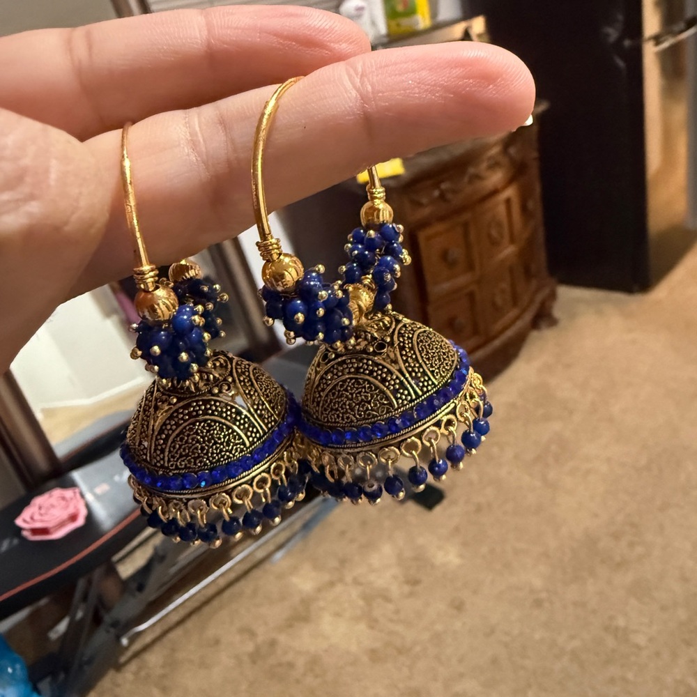 Elegant Blue and Gold Jhumka Earrings - Picture 2 of 3